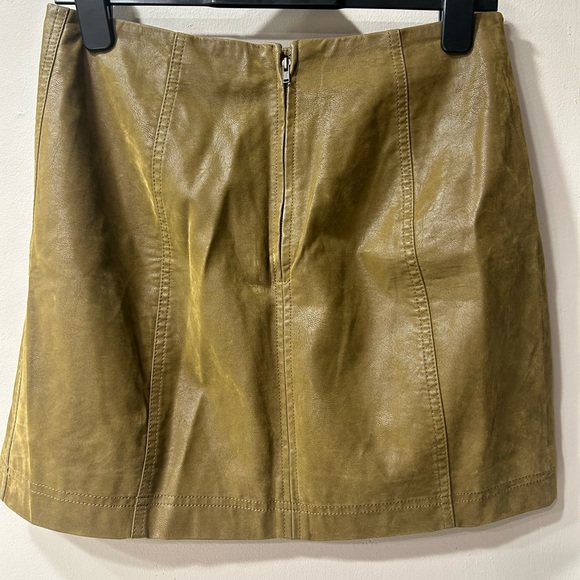 Free People faux Learher skirt Size 8 - Picture 2 of 3